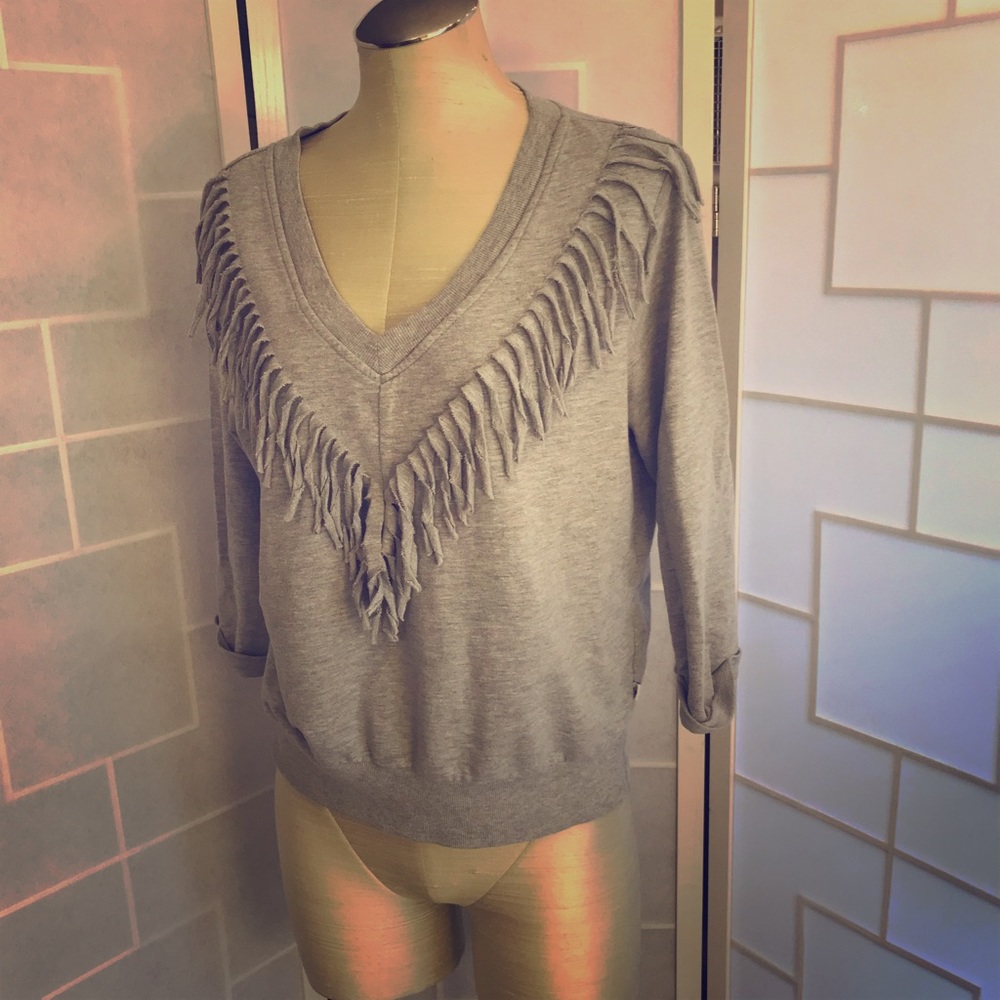 Fringe v-neck sweater, good condition, XL juniors